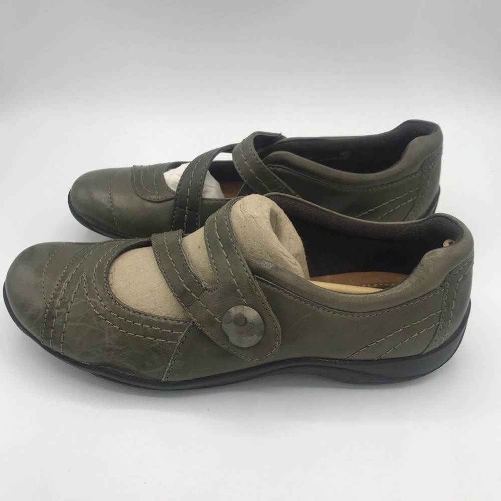 Clarks Women's Kessa Agnes Loafer size 7.5